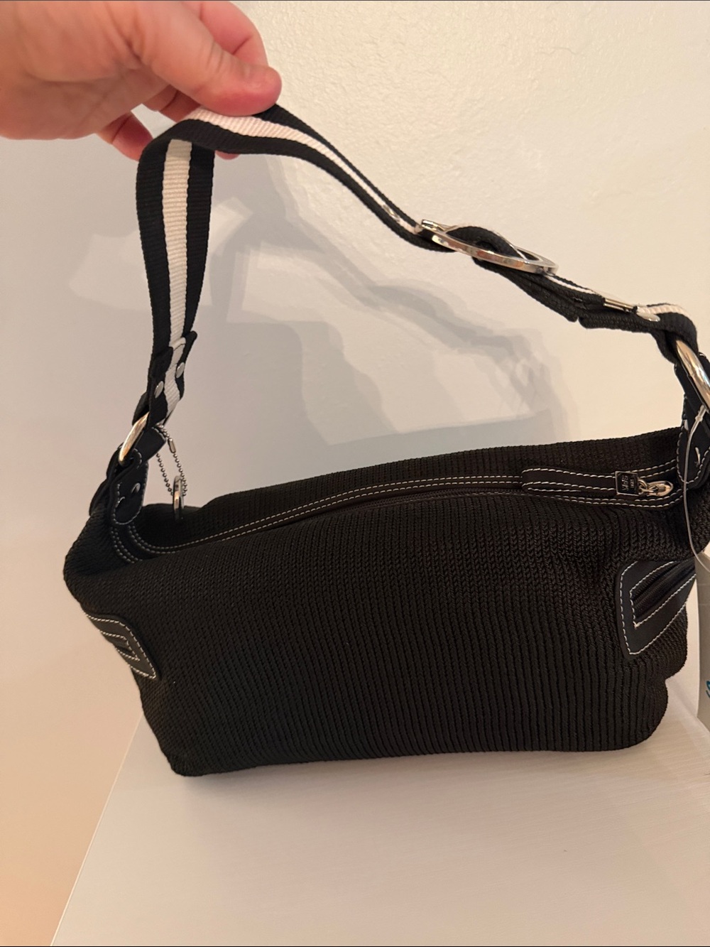 Y2K Vintage The Sak Mia Black Shoulder Bag with Black-and-White Strap - Picture 2 of 8